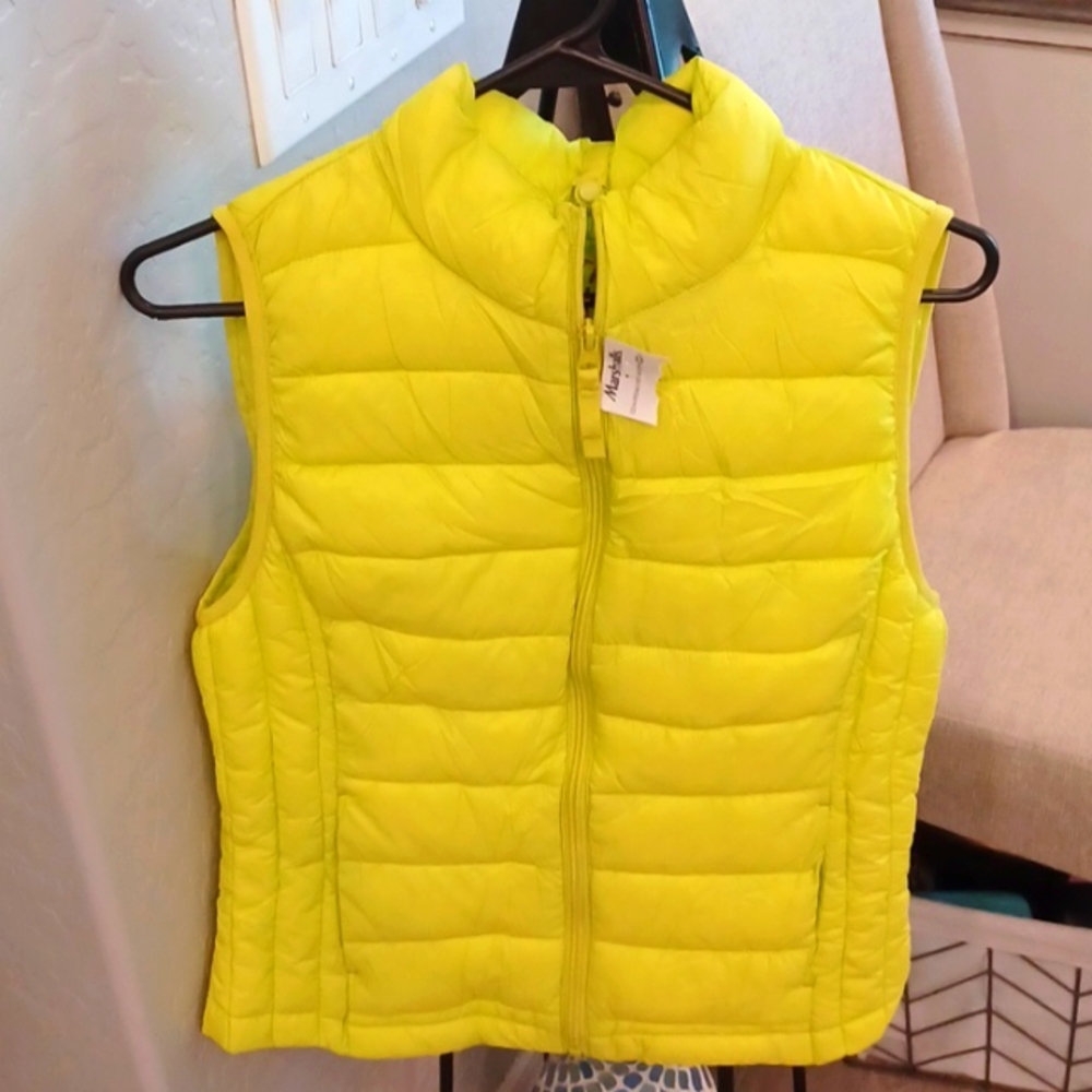 LOVE Tree Packable Puffer Vest L NWT Neon Yellow
